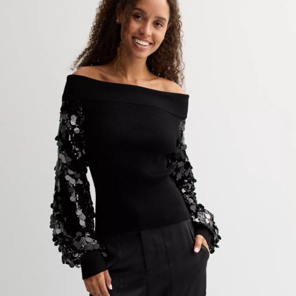Madden Girl Long Sleeve Marilyn Neck Puff Paillette Sleeve Pullover Top
